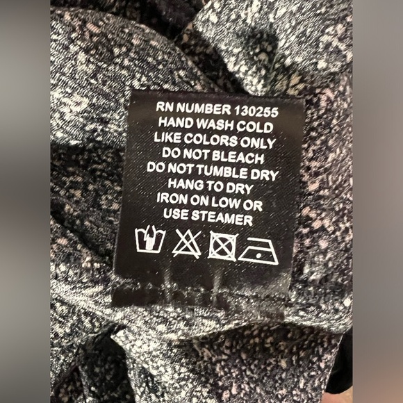 Knot Sisters Black Speckled Cropped Pants – XS – NWT - Picture 6 of 7